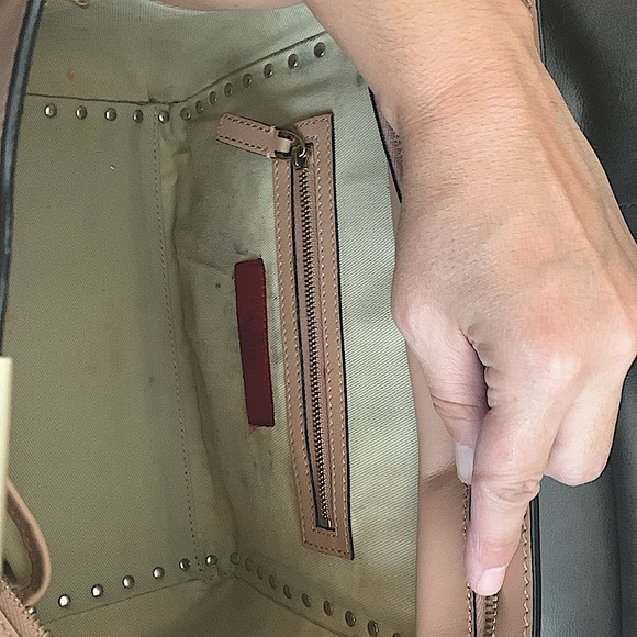 Valentino Garavani Vitello rockstud leather small bag in taupe/tan EUC - Picture 16 of 16